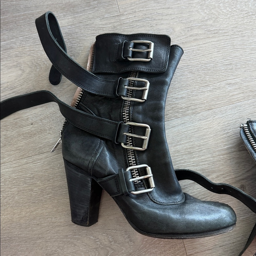 Chloe Black Leather Buckle Boots - Picture 7 of 11